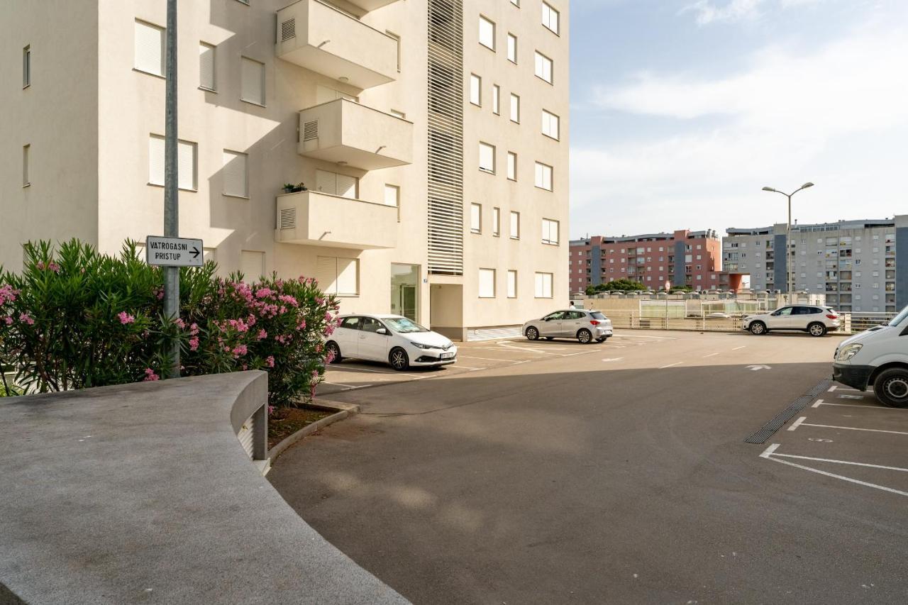 City Lux Apartment 1- With Garage And Balcony Zadar Dış mekan fotoğraf